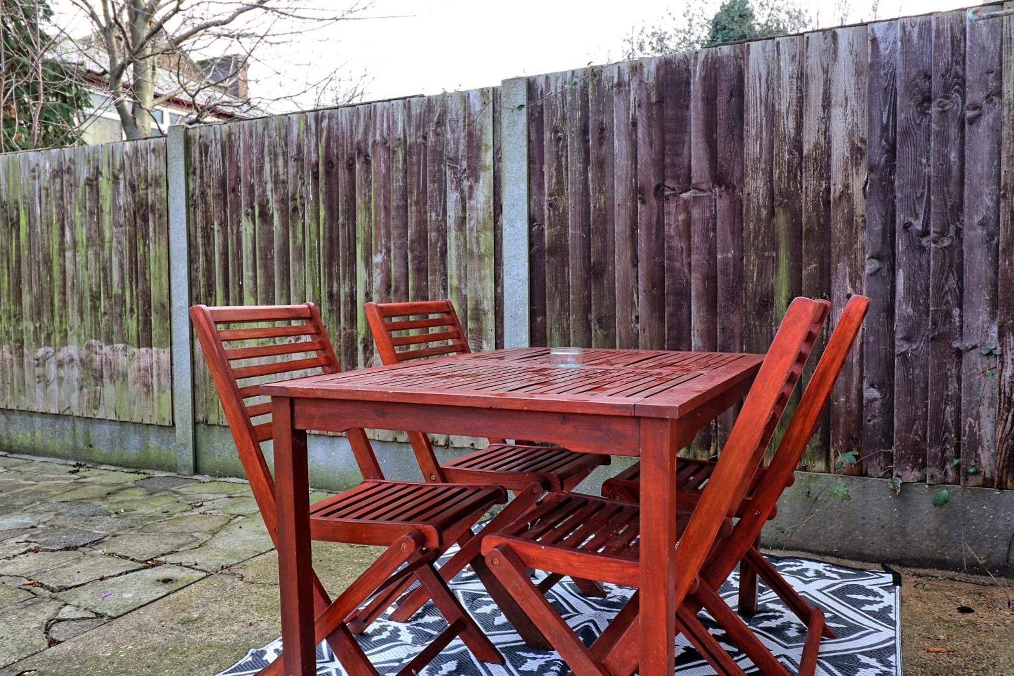 Beautiful Spacious Four Bedroom House With Parking For 2 Cars, 5 Minute Walk To Southend Station Екстер'єр фото